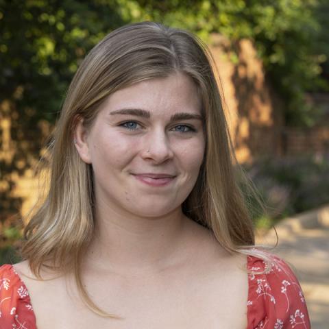 Headshot of Renee Grutzik